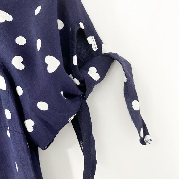 🟢F&F Blue with White Hearts Short Tie sleeve Top Size 6 - Picture 6 of 7